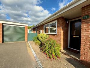 Bungalow 3BD EV Parking