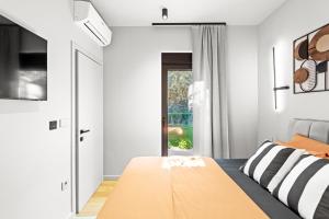 Villa Nea with private pool and BBQ