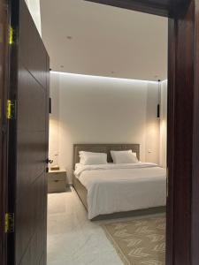 شقه بصالة وغرفة نوم