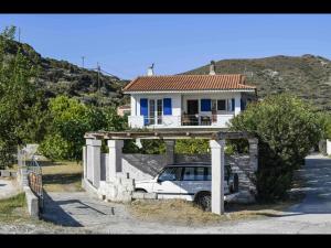 Pipinas Beach Apartment