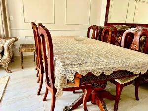 3BR Penthouse Next to Mall l Free Airport Pickup