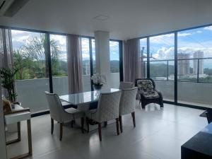 Casa na PRAIA BRAVA 7 min de Balneário Camboriú