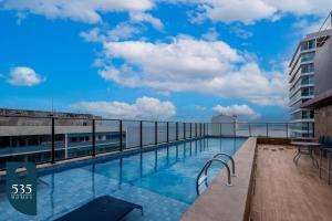 Viva Salvador a passos do Farol da Barra