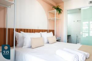 Viva Salvador a passos do Farol da Barra