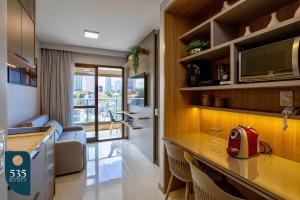 Quarto e sala moderno a 700m do Salvador Shopping