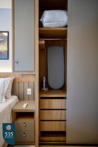 Quarto e sala moderno a 700m do Salvador Shopping