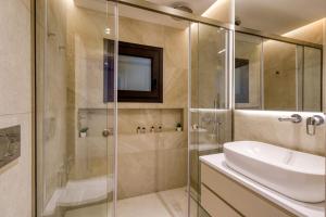 Chic and Cozy Apartment in the Heart of Glyfada