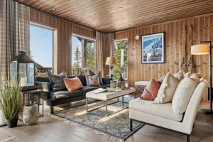 Large family cabin at Hafjell with ski in-ski out