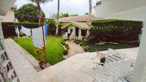 Casa com piscina no Guarujá - Enseada