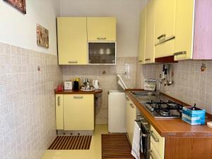 HOST4U - Comodo a piedi dal Centro e alla Stazione di Imperia - Paint House