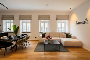 NAMASTÉ Homes - Luxus-Apartment mit Whirlpool & Garage