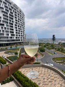 Mphoentle Residence ellipse waterfall