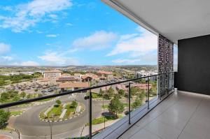 Mphoentle Residence ellipse waterfall