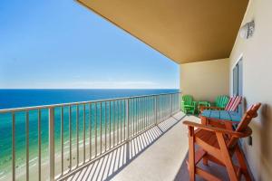 Crystal Shores West 905 by Youngs Suncoast