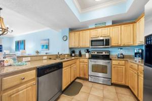 Crystal Shores West 905 by Youngs Suncoast