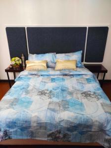 Big 2 Bedroom with 4 Balconies - View of Skyline, Manila Bay, Sunset