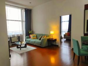 Big 2 Bedroom with 4 Balconies - View of Skyline, Manila Bay, Sunset