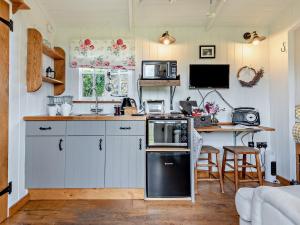 1 Bed in Bitterley 44231