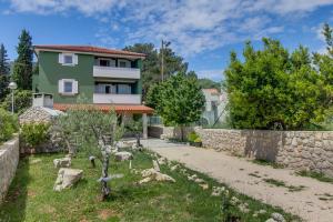 Double Room Nerezine 11815a