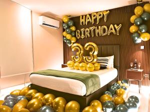 Dominique Luxury - 1 BR - Private Jacuzzi - 13th Floor