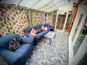 Modern-privateGarden-Family-20MinToLDN