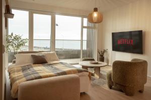 2BR View Ocean, Aurora & Mountain, Parking