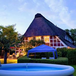 Kamin Ofen Wohnung -Altes Landhaus Oste- 2 Schlafzimmer, Terrasse, Grill, Küche, Bad, WLAN, nah am Nordsee Strand