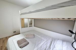 Cozy apartment in the heart of La Féclaz sleeps 5 48m