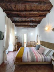 Regina Partenope Home