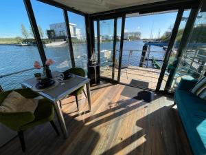 Houseboat Kamperland