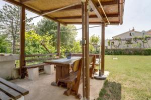 Apartments with parking space Baska, Krk - 22048