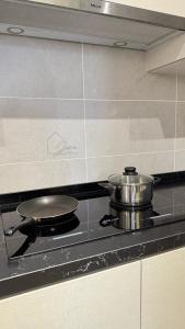 Brand New Minimalist Suite 3 Min Walk to CIQ