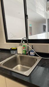 Brand New Minimalist Suite 3 Min Walk to CIQ