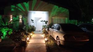 Casa ampla com piscina no Guarujá