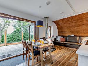 2 Bed in Westward Ho 41130