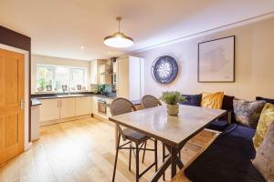 Host & Stay - Foss Court