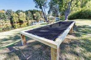 The Goat House Waterfront Hottub Stargazing