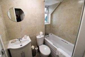 Mollys Mews, a 1st floor apartment centrally located in Bowness on Windermere with lake view