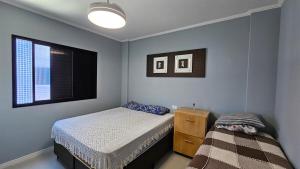 Apartamento com 1 suíte, 1 lavabo, 1 vaga a 70m da Praia