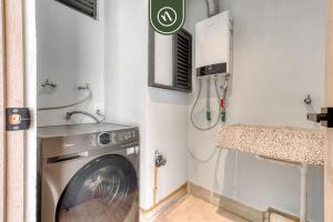 Centric 2 BR Condo in the Heart Roma Norte