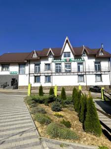 Готель Чертур