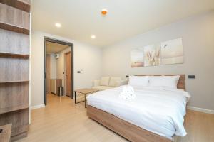 Boat Avenue Modern Loft