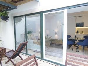 Santos Cozy Apt with AC and Terrace