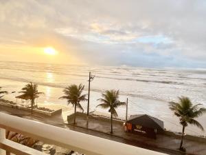 Apto Frente Praia Familiar