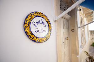 Emilios Suites