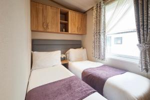 Lakeview Winter Lodge with Hot Tub