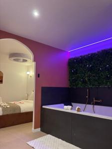 Suite orientale avec baignoire balnéo