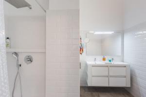 House near beach w-terrace