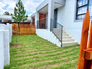 Modern 2 Bedroom Apartment near Carstenhof Hospital, Glen Austin