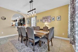 Outstanding Oakbourne - Disney Palace 5 BR Pool